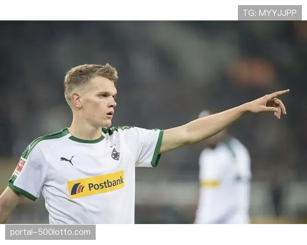 从梯队到队长:柏林联后卫克诺赫的十年坚守之路 从梯队到队长:柏林联后卫克诺赫的十年坚守之路